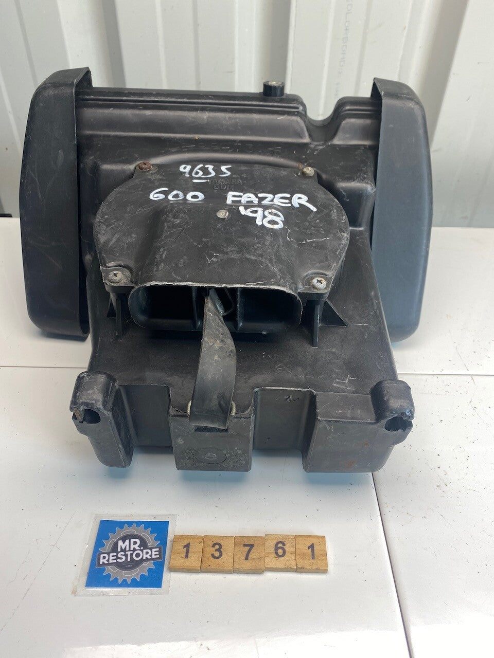 Yamaha FZS600 Fazer 5DM Air Cleaner Box 
