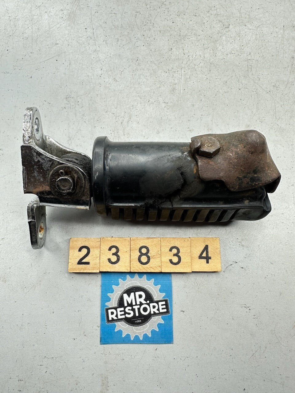Honda CB750 '79-82' Left Footrest Peg & Rubber 50630-438