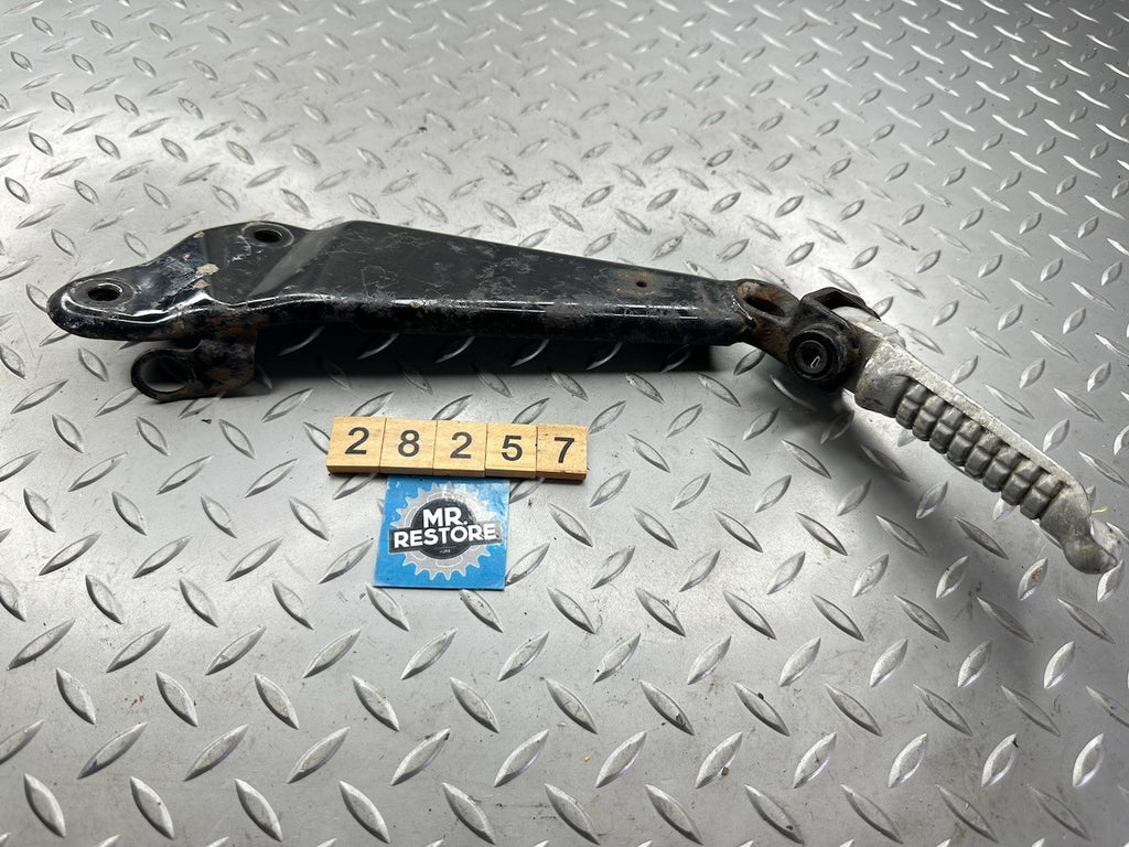 Suzuki RG500 RG400 GS500 OEM R/H Pillion Footrest Footpeg & Bracket