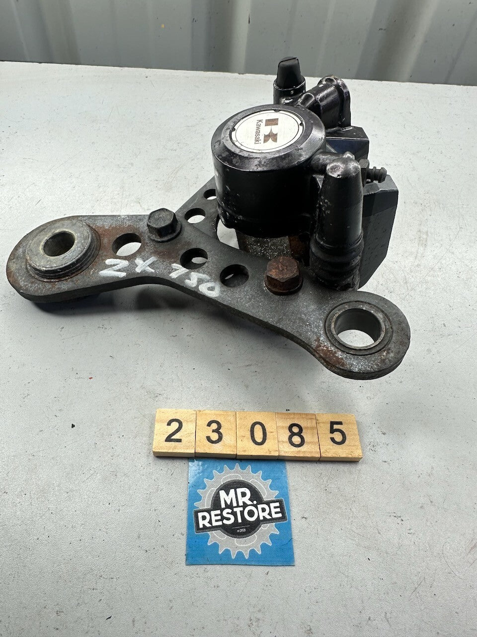 Kawasaki ZX750 GPZ750 '83-85' Rear Brake Calliper & Mount 43041-1105