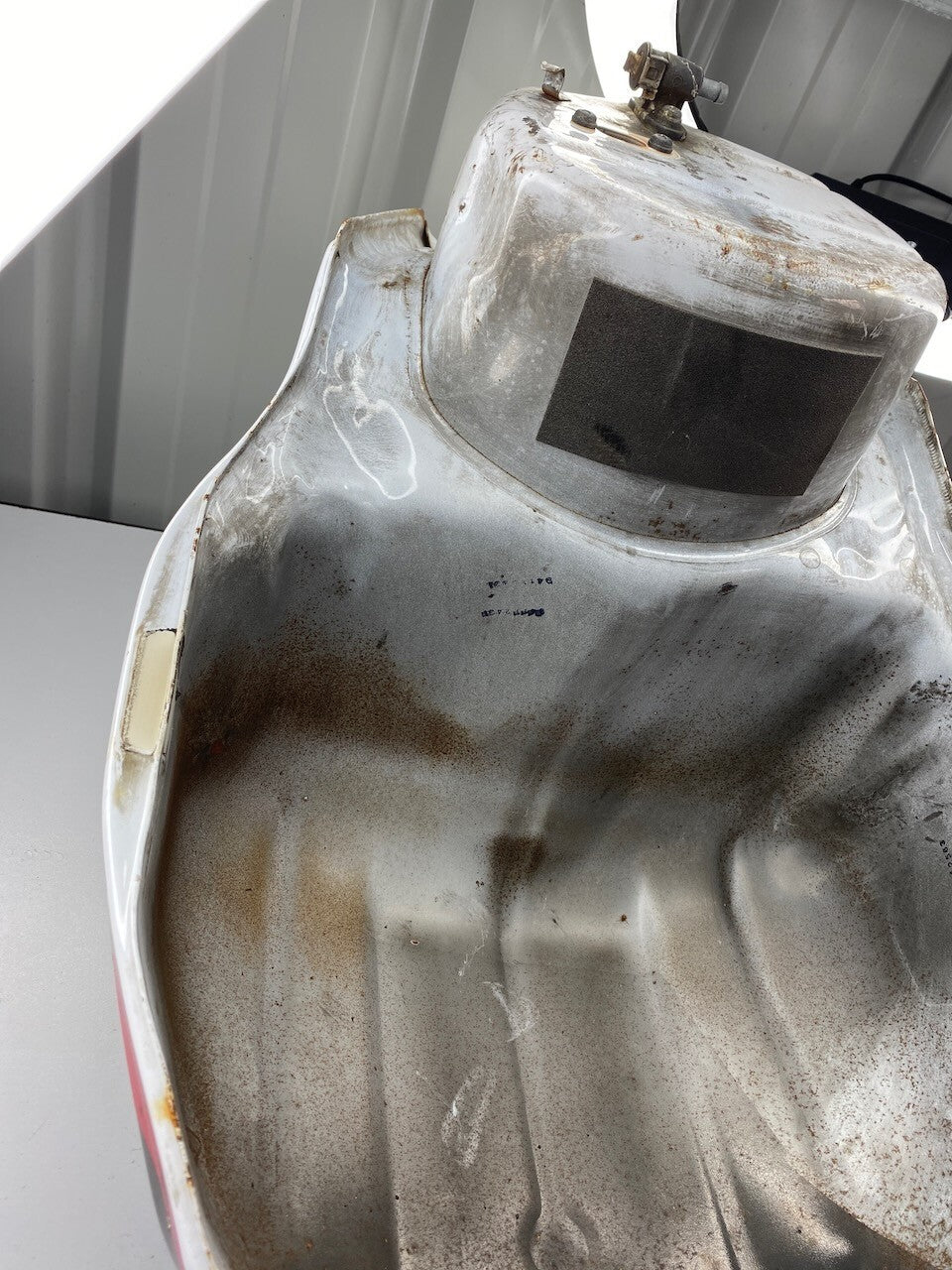 Yamaha FZR1000 EXUP Fuel Tank, Cap, Front Mount & fuel Tap 1990-95 (no key)