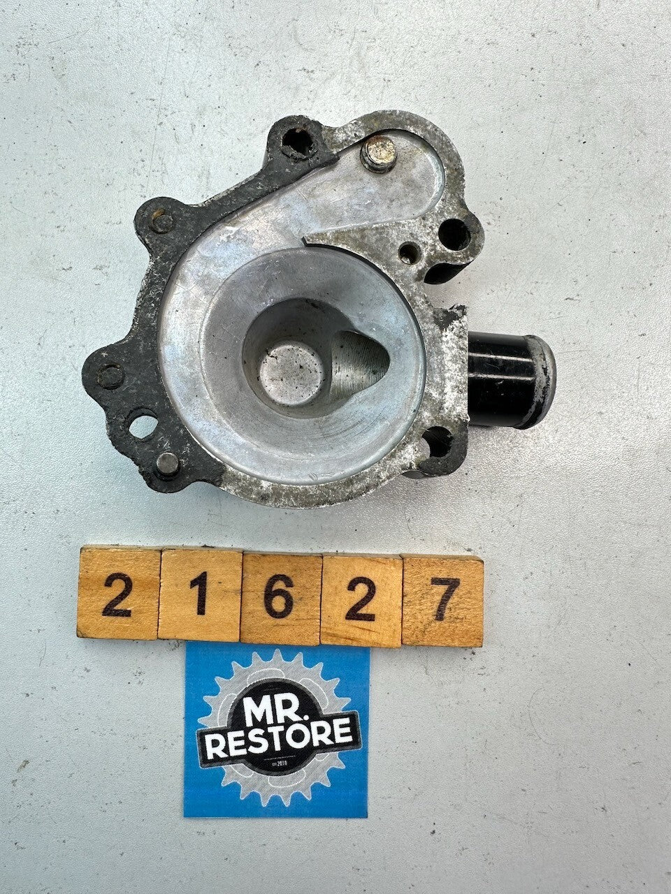 Yamaha TZR250 1986-88 1KT 2MA Water Pump Housing Cover 1KT-12422