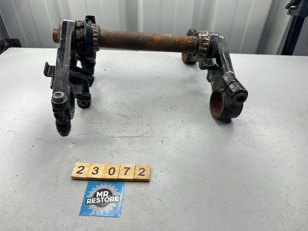Kawasaki ZX750 GPZ750 '83-85' Triple Tree Fork Clamp 44037-1111  44039-1073