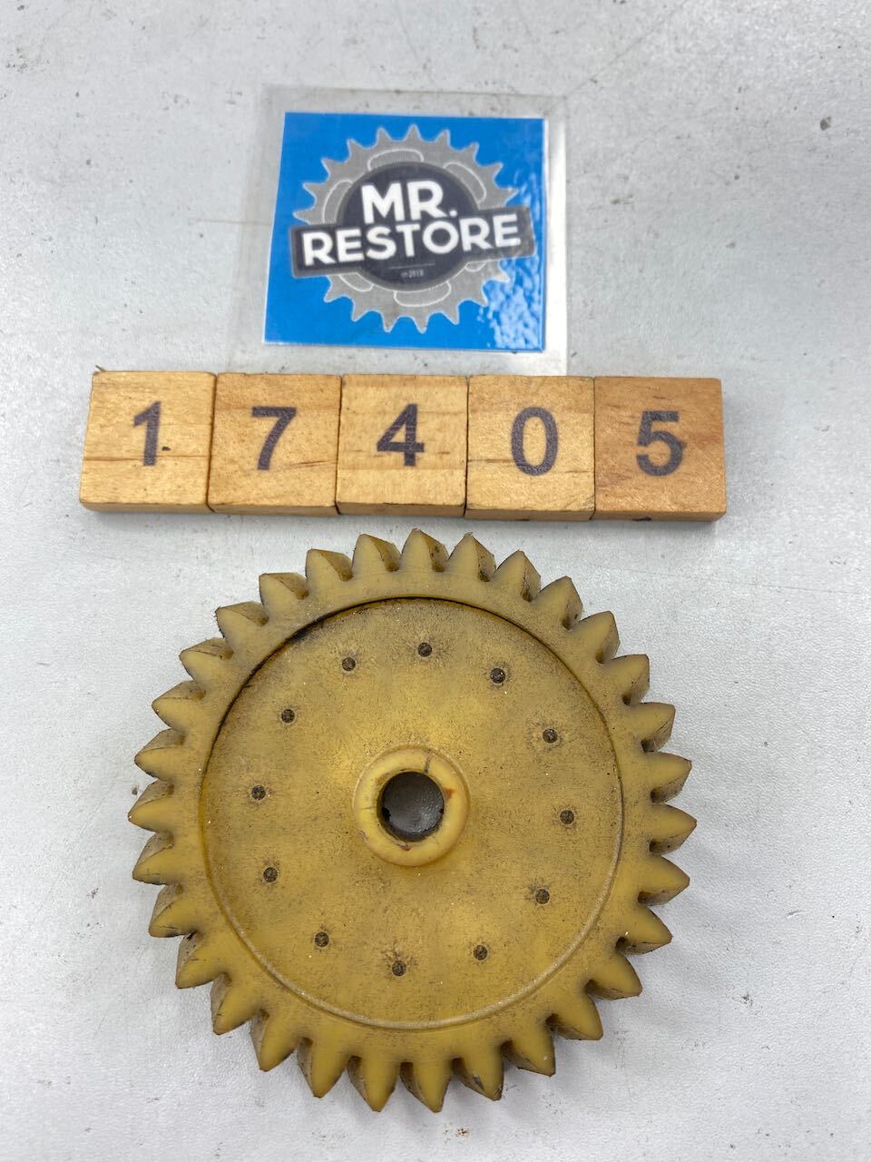 Suzuki RGV250 1989-96 Water Pump Drive Gear (31T) 17461-12C00 