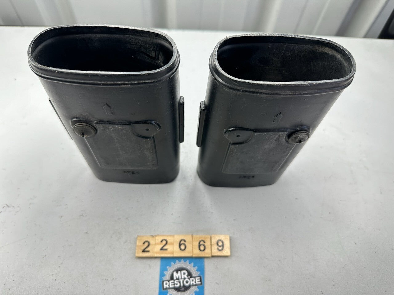 Kawasaki ZX750 ZX7R 1996-03 Pair of Air Box Cleaner Ducts 14073-1645 14073-1646