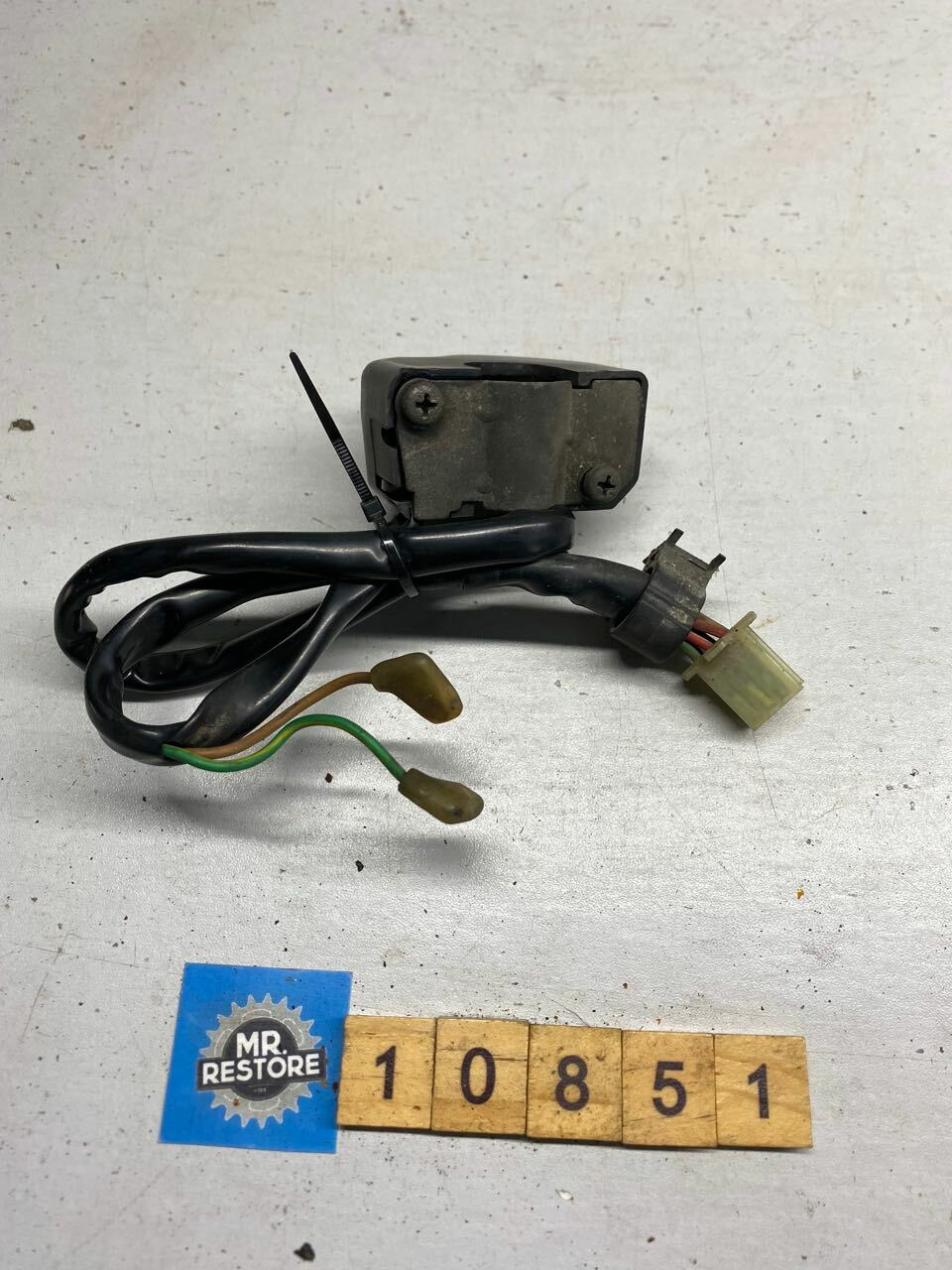 Yamaha YZF600R TZF1000R YZF R7 R/H Kill Run Switch Start Button 4WN-83975