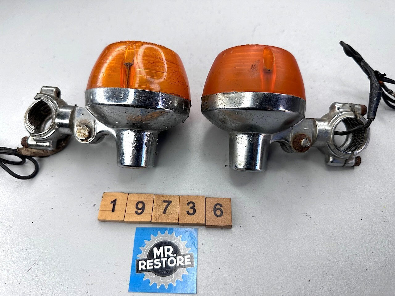 Honda (CB? CL?) Vintage Classic Motorcycle Handlebar Mounting Indicators Tested