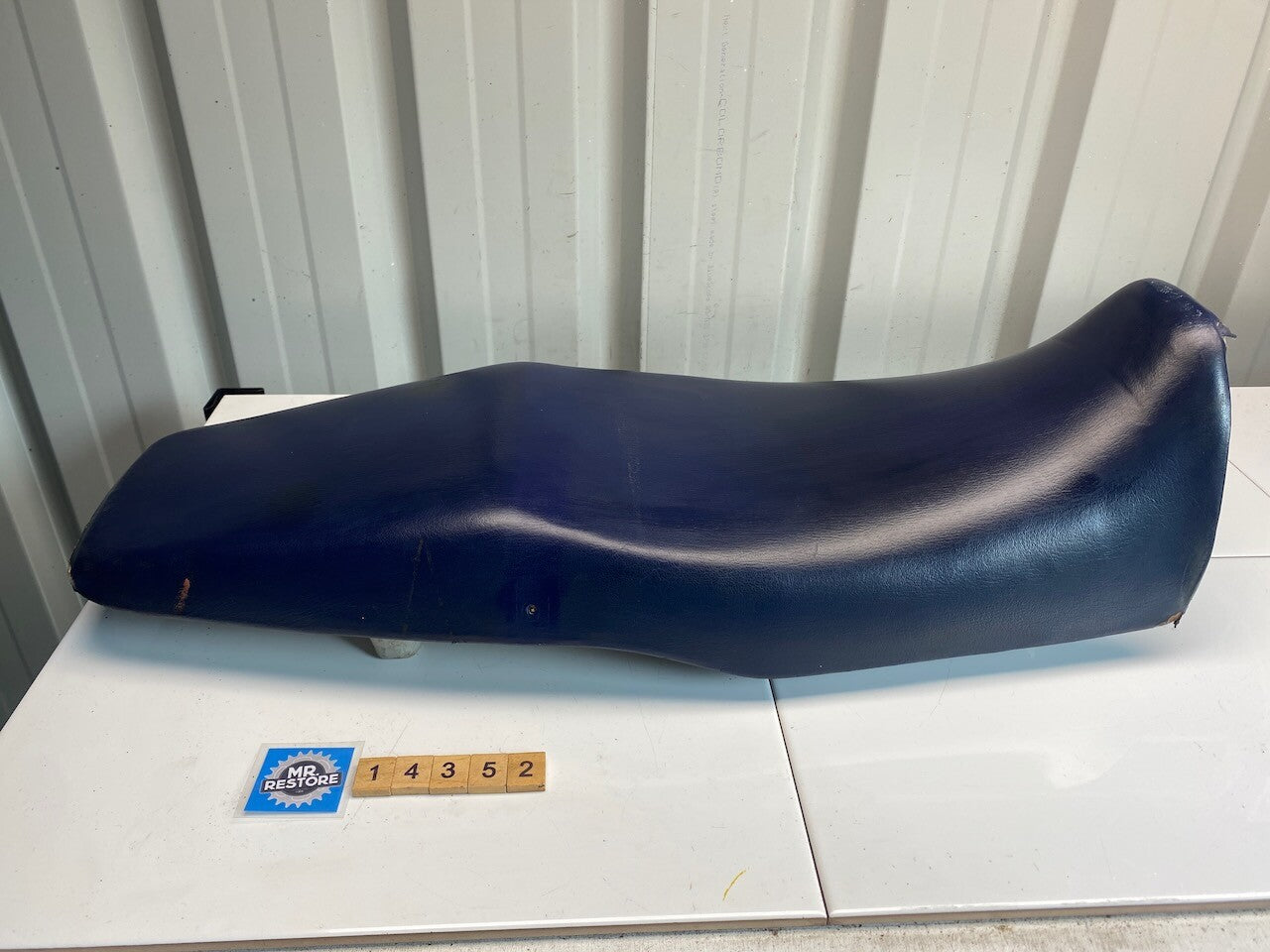 Yamaha TZR250 2MA 1KT Seat 2MA-24730