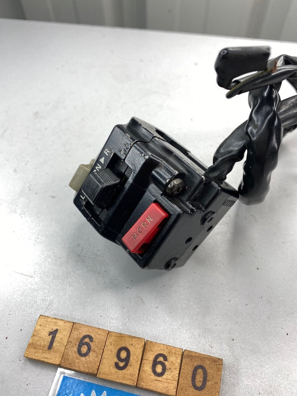 Yamaha FZR250 2KR L/H Handlebar Switch 2KR-83972