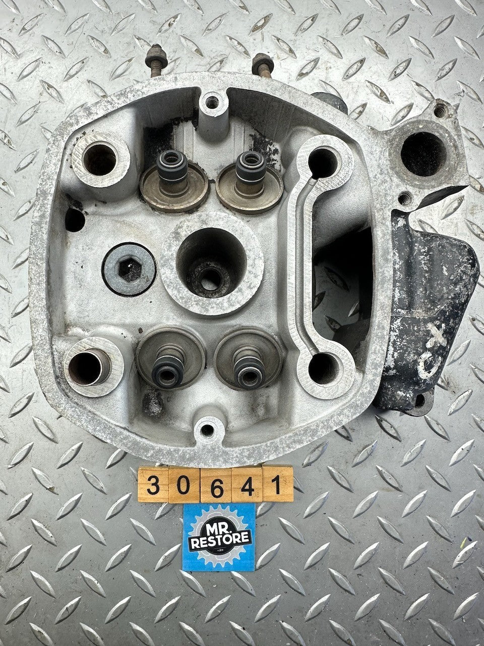 Honda CX650 L1 Cylinder Head