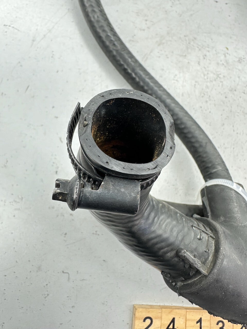 Triumph Speed Triple T300 - Upper Radiator Hose Tube Pipe & Thermostat