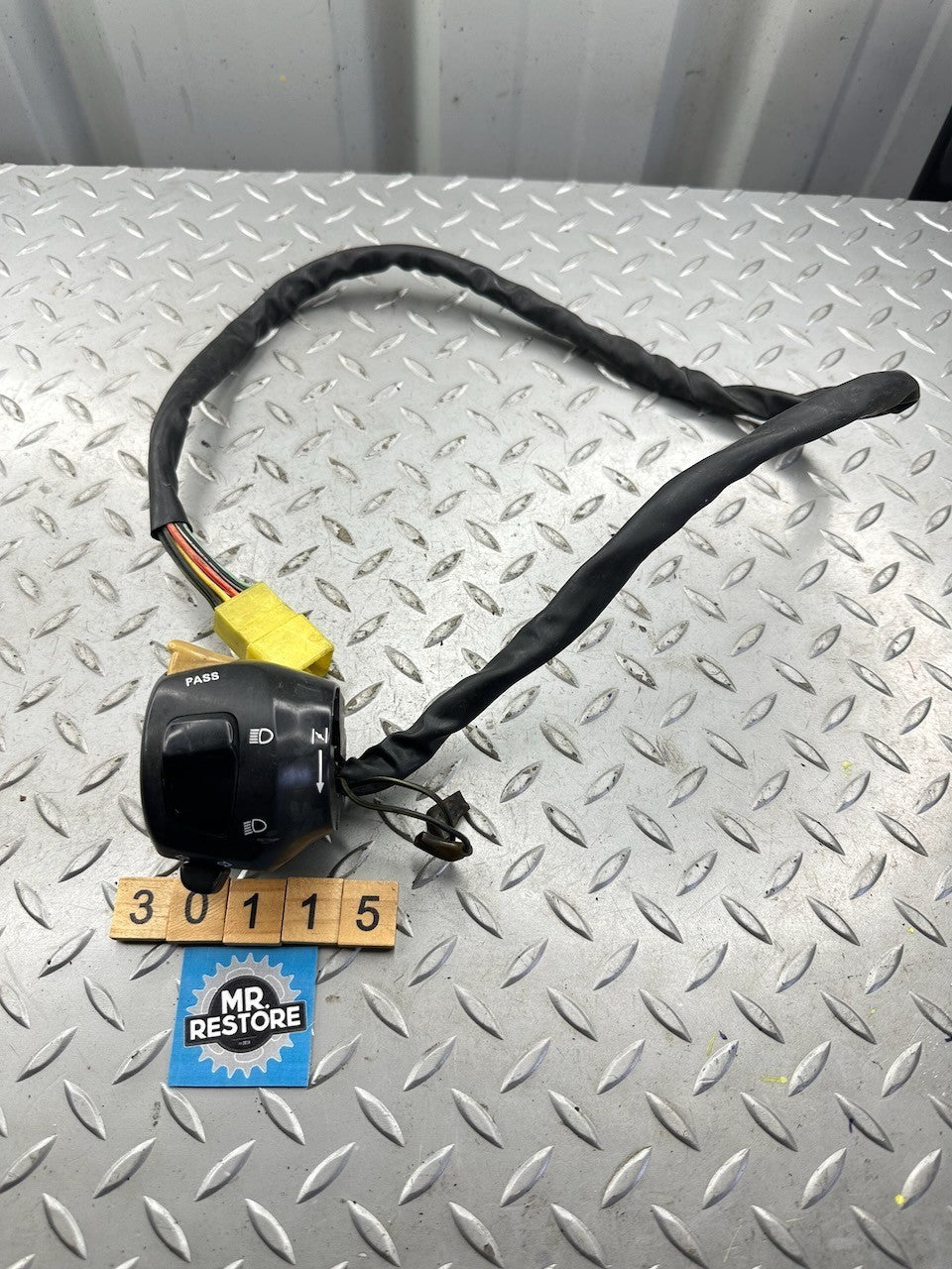 Suzuki GSF1200 Bandit 01-05 Left Hand Handlebar Switch Block