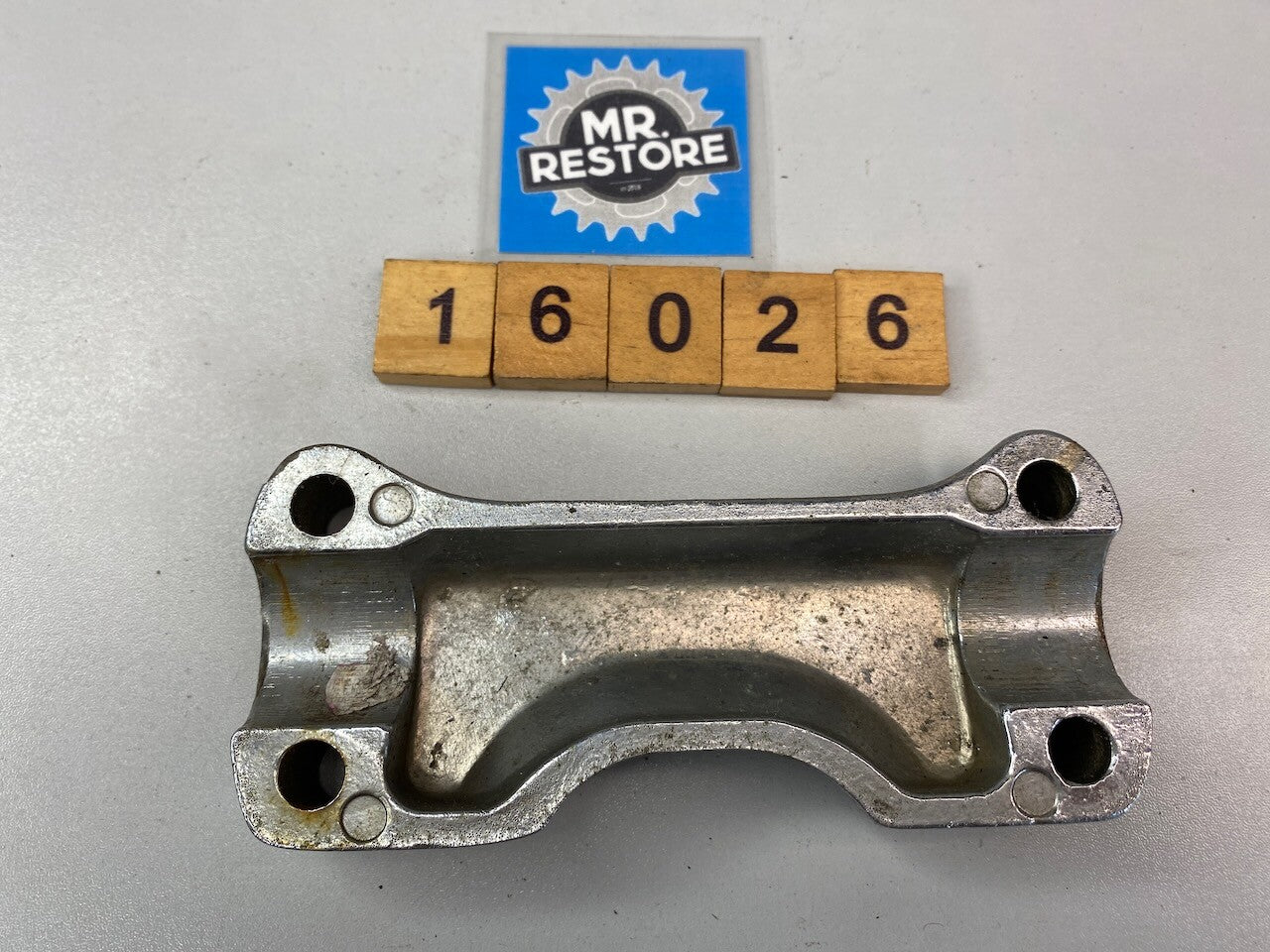 Suzuki GSX1100 Handlebar Top Clamp 56211-49200-291