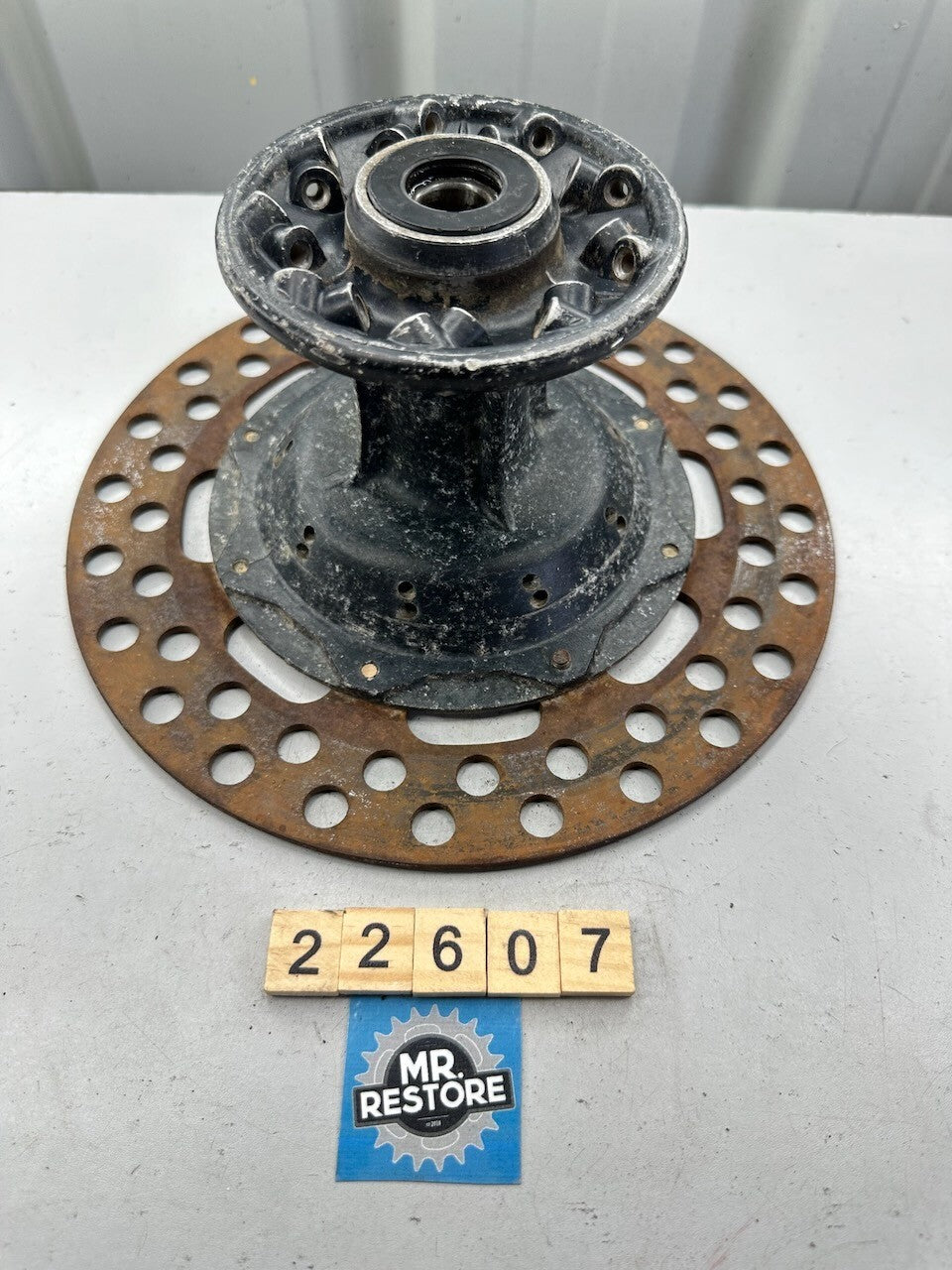 Kawasaki KX125 Front Wheel Hub 41034-1115
