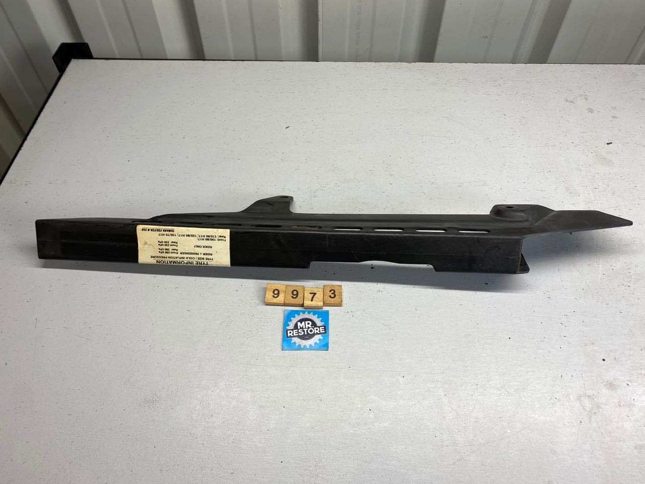 Yamaha FZR250 3LN Chain Guard OEM - 3MA-22311