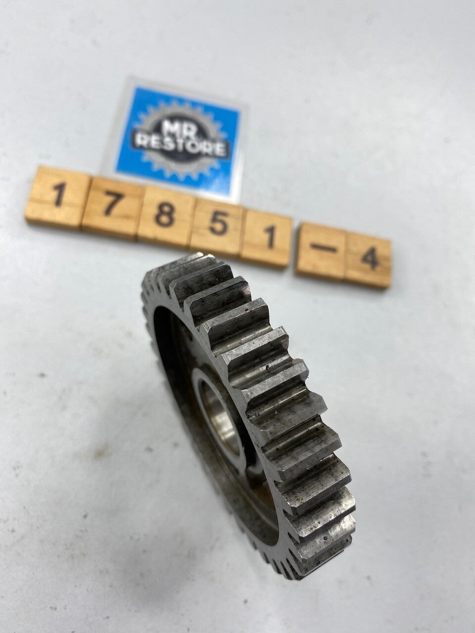 Yamaha SR500 SR400 XT500 TT500 Transmission 1st Wheel Gear 583-17211