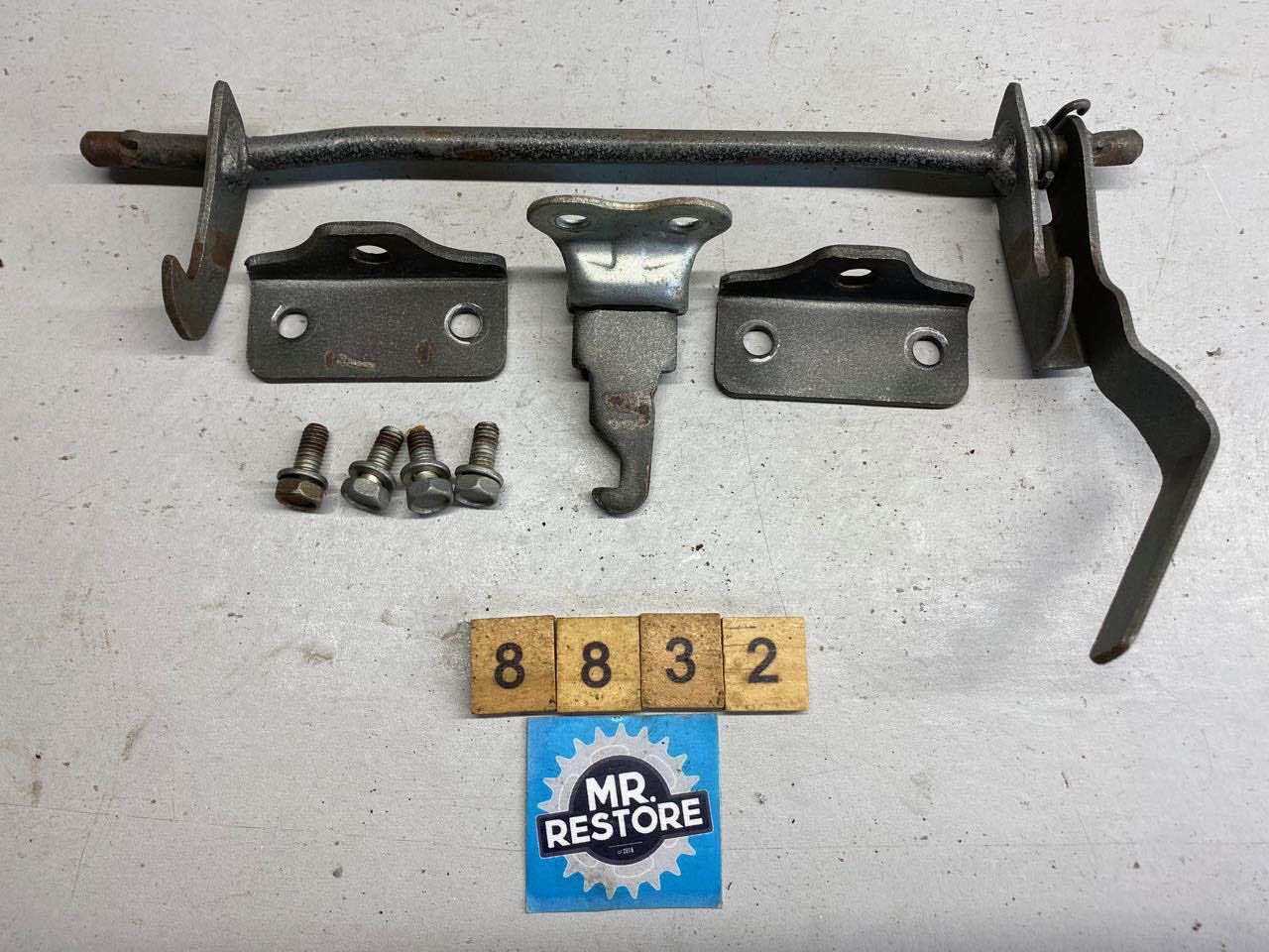 Yamaha XJ650 Turbo Seat Latch Set 4K0-24728-00