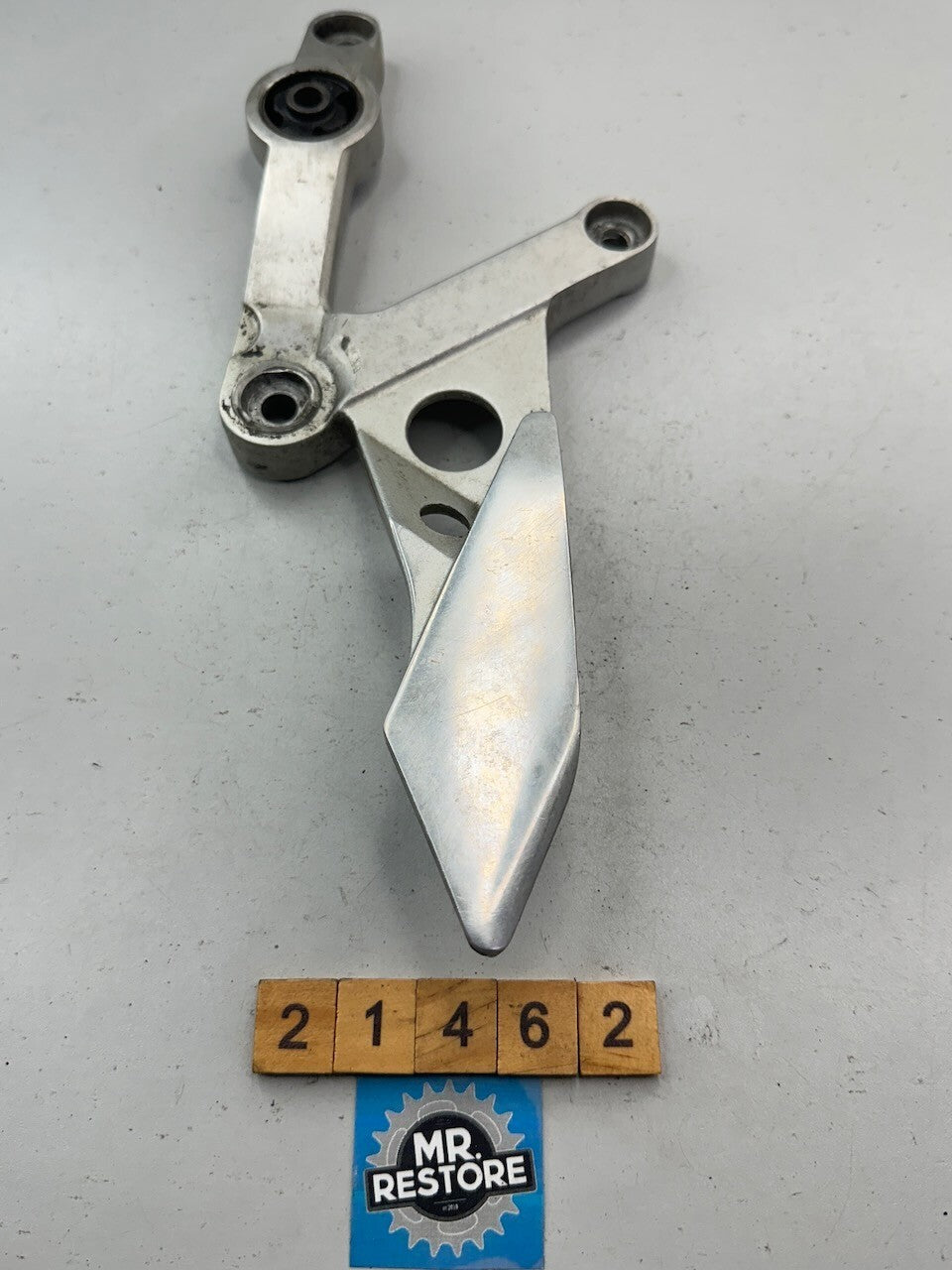 Yamaha TZR250 1KT 2MA R1-Z Left Hand Riders Footrest Bracket 1KT-27442