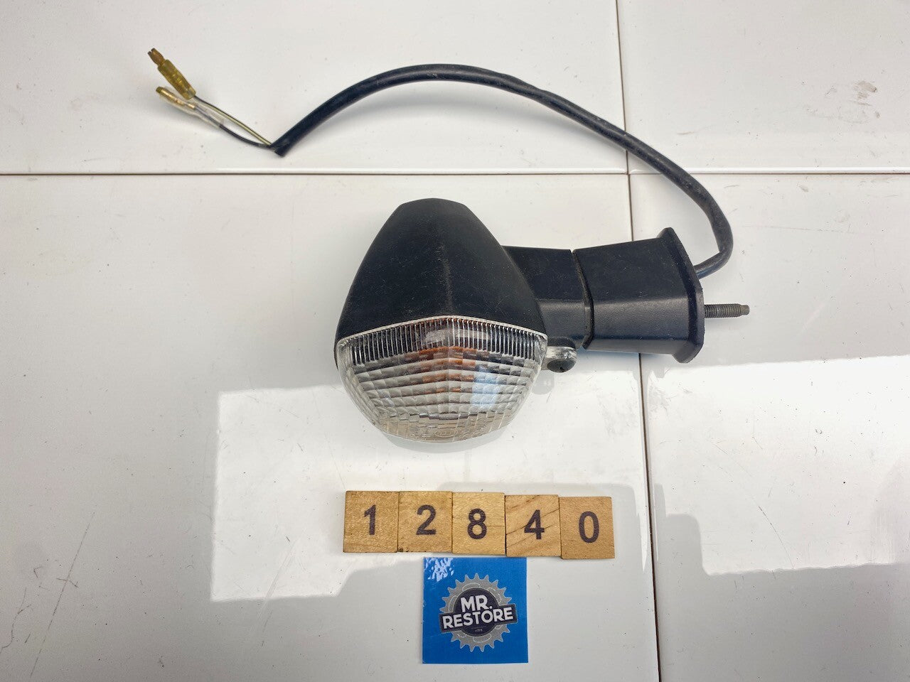 Suzuki GSXR750 2000 DRZ400 R/H Clear Indicator with Orange Bulb (tested) not OEM