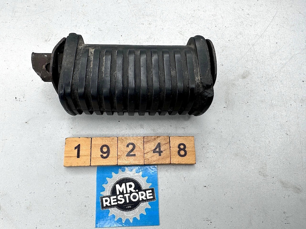 Yamaha XJ650 Turbo XV920 XV750 R/H Pillion Foot Rest Peg 5A8-27440
