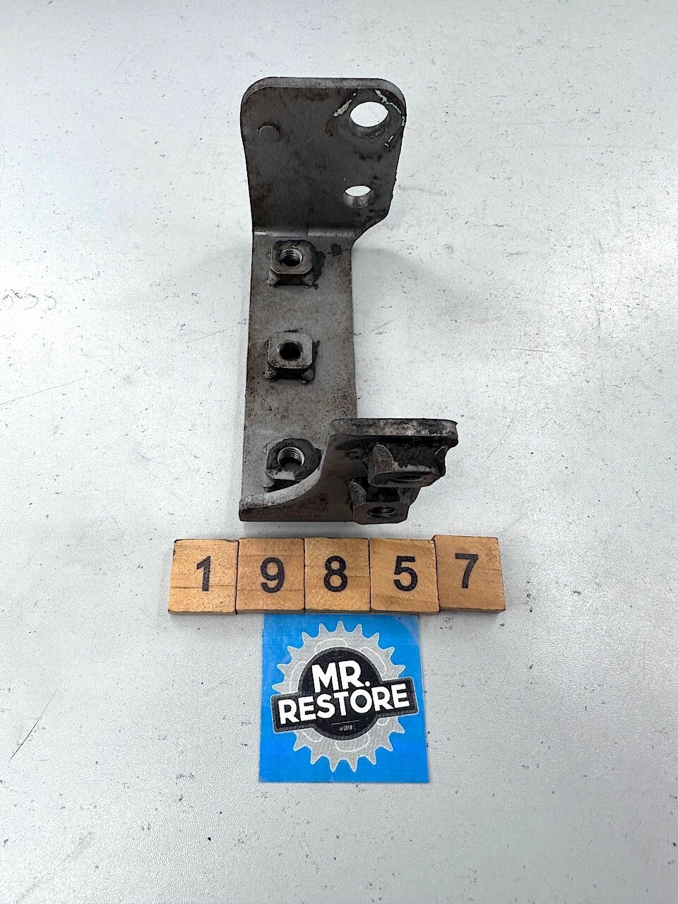 Yamaha V90 T 1982 Lower Engine Bracket