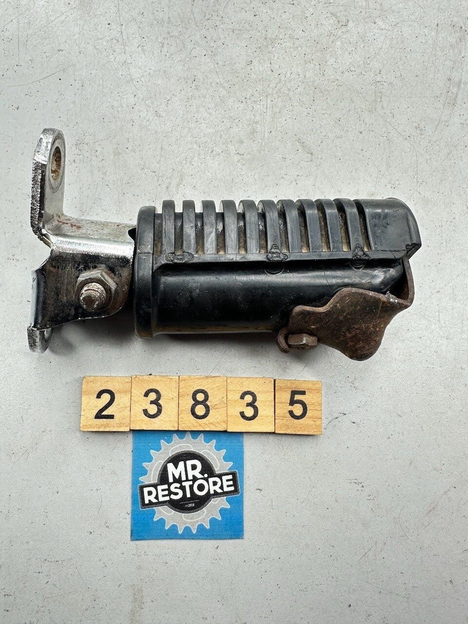 Honda CB750 '79-82' Right Footrest Peg & Rubber 50620-438