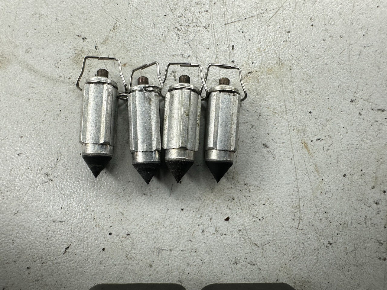 Honda Motorcycle Many Models Set of Carburettor Floats & Inlet Valve Needles