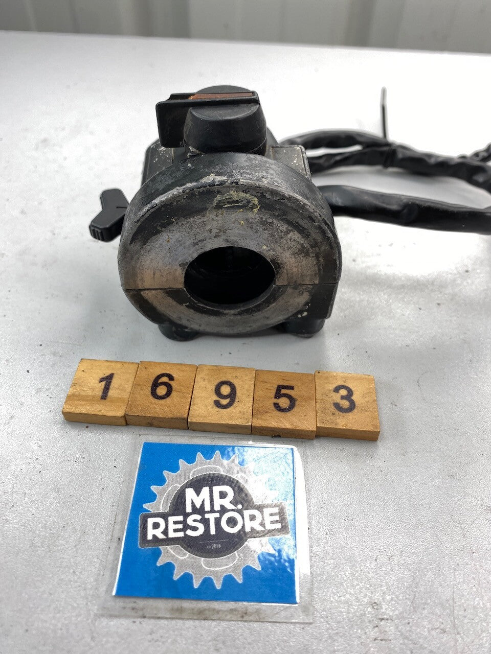 Yamaha SR500 SR400 R/H Handlebar Switch 2J3-83975-80-98