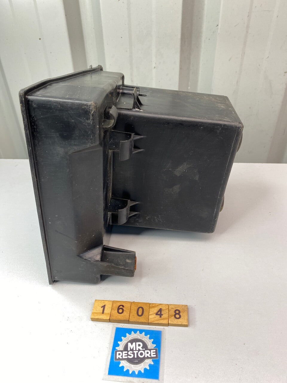 Kawasaki GPZ900 R ZX900 Battery Case Holder 32097-1102