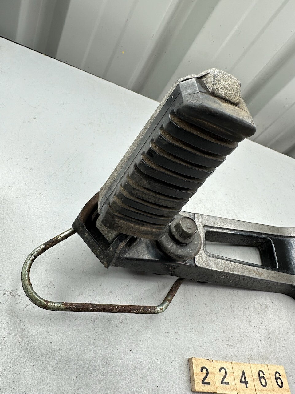 Kawasaki GPZ1000RX ZX1000 1986-88 Left Muffler Stay Foot Rest Bracket