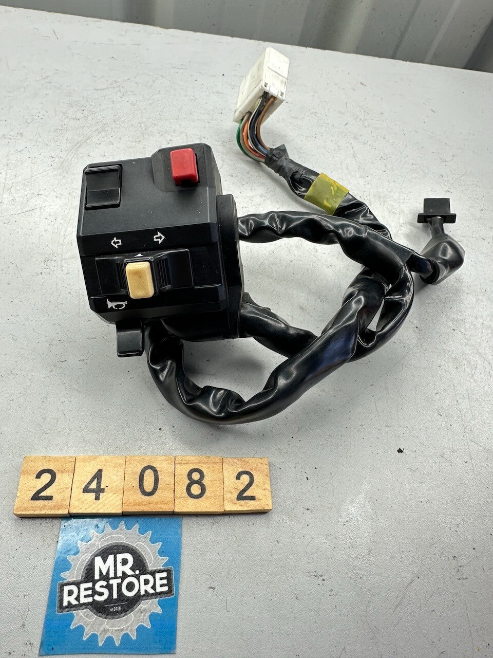Triumph Speed Triple T300 - Left Handlebar Switch