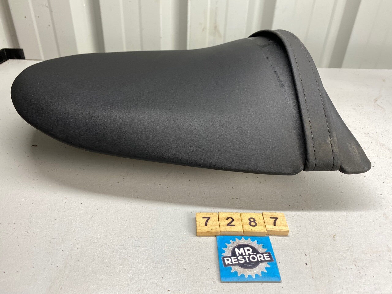 Kawasaki Z750 Z1000  ZX600 ZX636 Pillion Seat 53066-1074