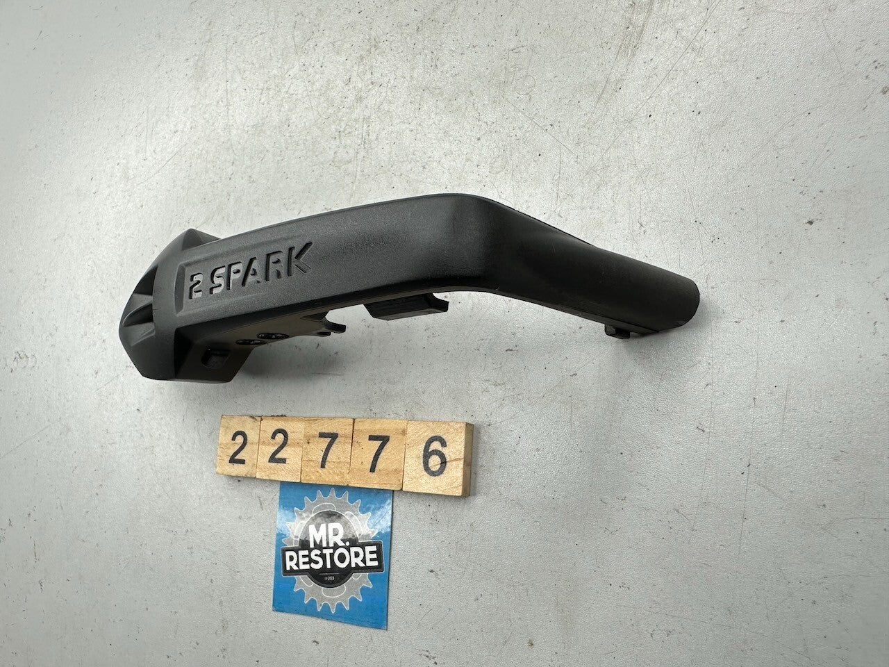 BMW R1200GS R1200ST R1200RT R1200R R900RT HP2 Left Spark Plug Cover 11127677525