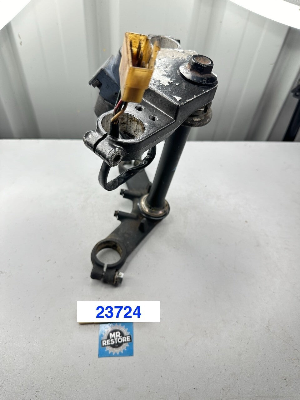 Kawasaki ZZR250 ZX250 EX250 GPX250 Triple Tree Fork Clamp/Ignition Switch (-key)