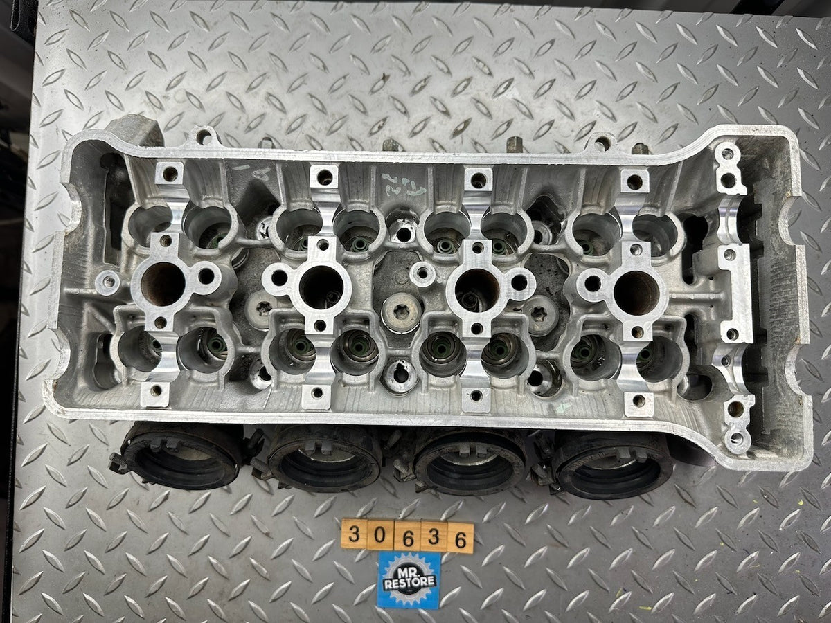 Honda CBR900RR CBR929RR Fireblade 00-01 Cylinder Head 12010-MCJ
