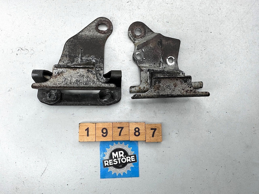 Honda CB1000 CB900 CB750 Left & Right Seat Bracket Stays 77140-438  77130-438