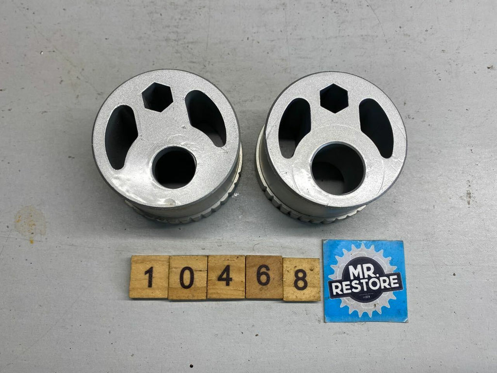 Kawasaki GPZ900R GPZ750R ZX900 Rear Axle Sleeve (pair) 42036-1147 & 42036-1148