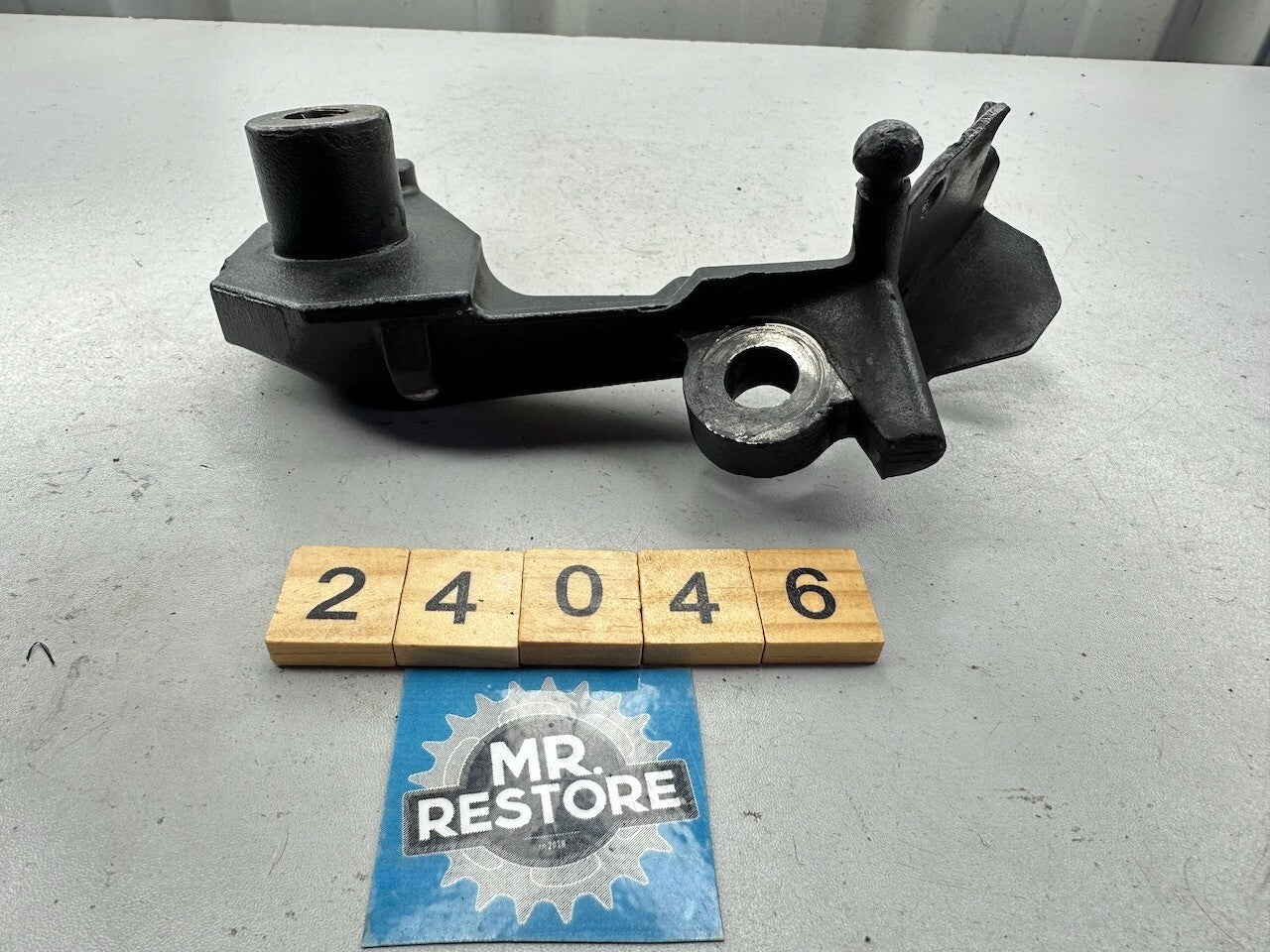 Triumph Daytona Speed Triple Sprint Trident - Footrest Side Stand Pivot Bracket