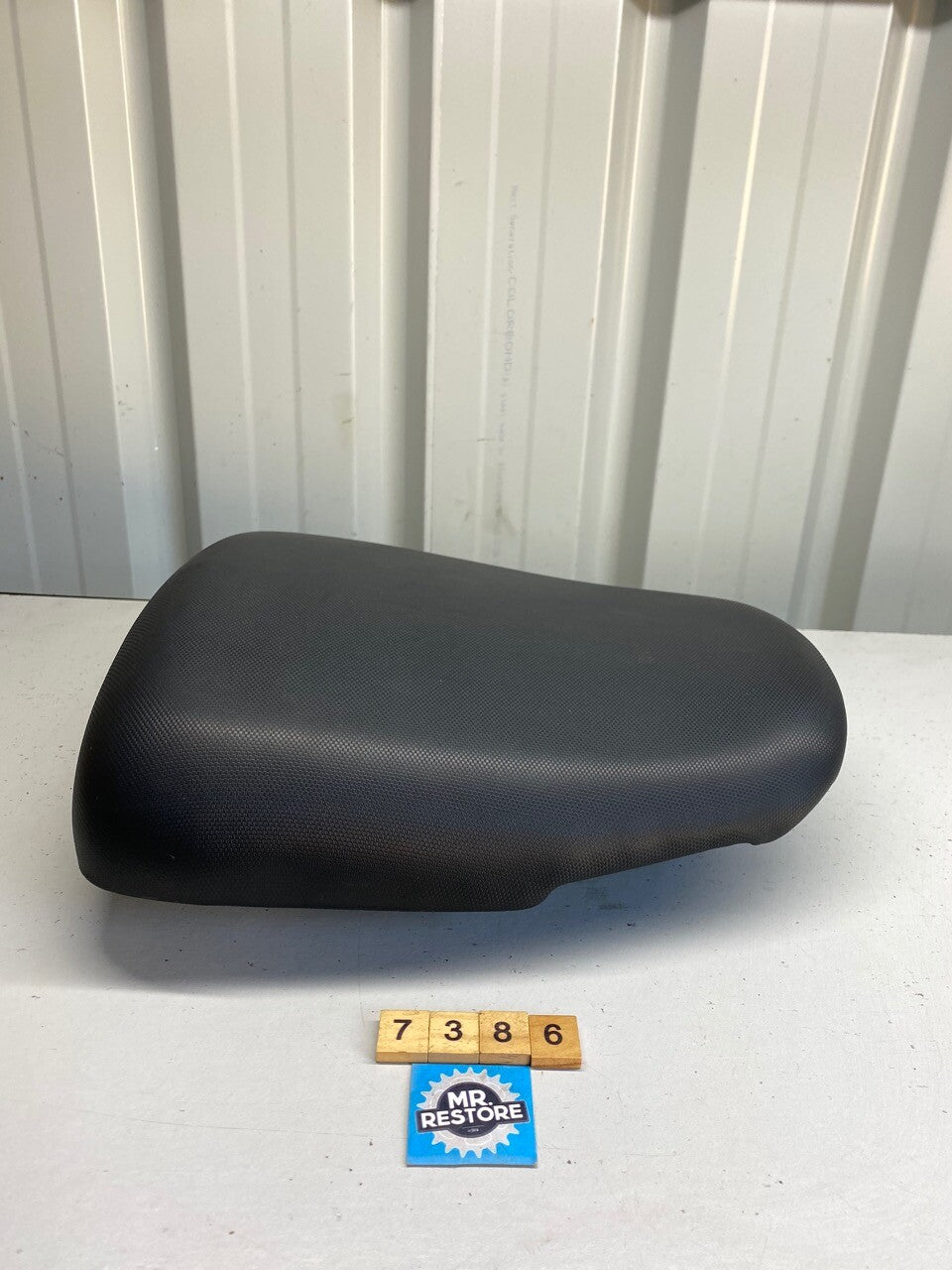 Suzuki GSXR1300 Hayabusa Pillion Seat in VGC