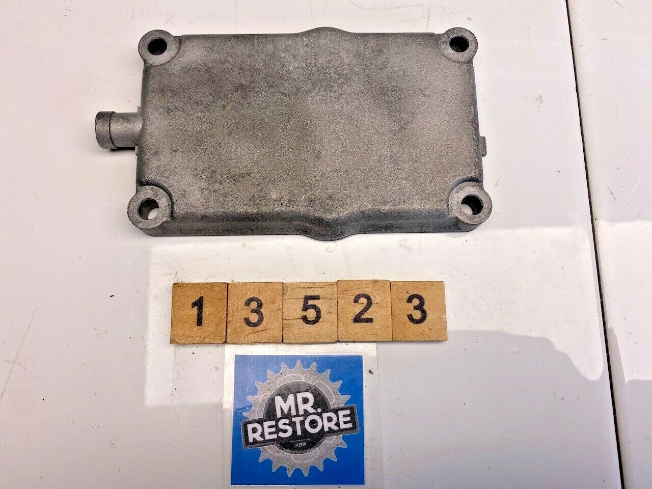 Suzuki GXS500 GSX550 Engine Breather Cover 11176-43402
