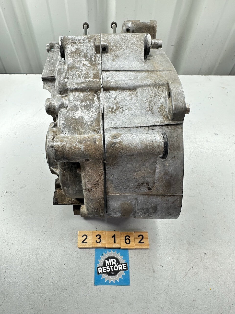 Yamaha V90 T 1982 Pair of Crank Cases (1W7)