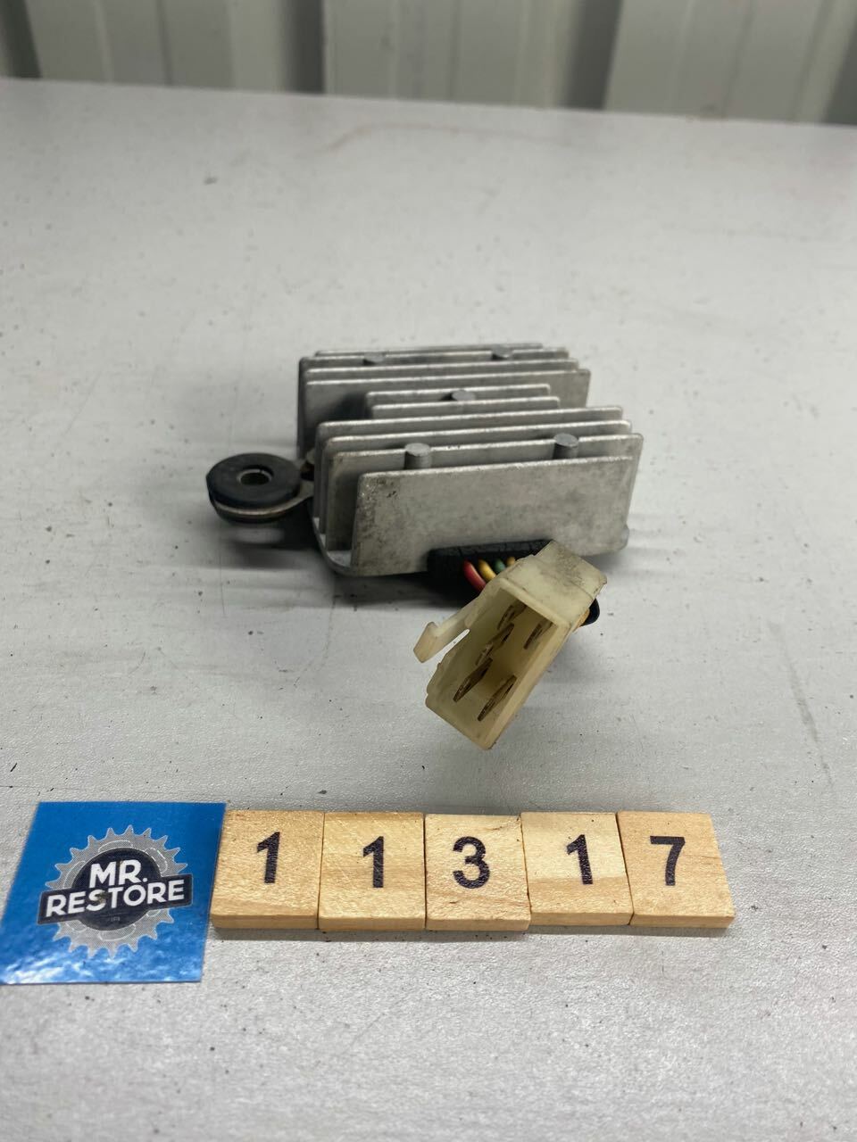 Honda CBX250 Regulator Rectifier OEM - SH525A-12