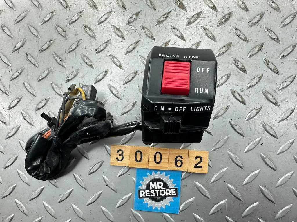 Suzuki RGV250 Right Hand Handlebar Switch Block - Kill Lights (Good, clear text)