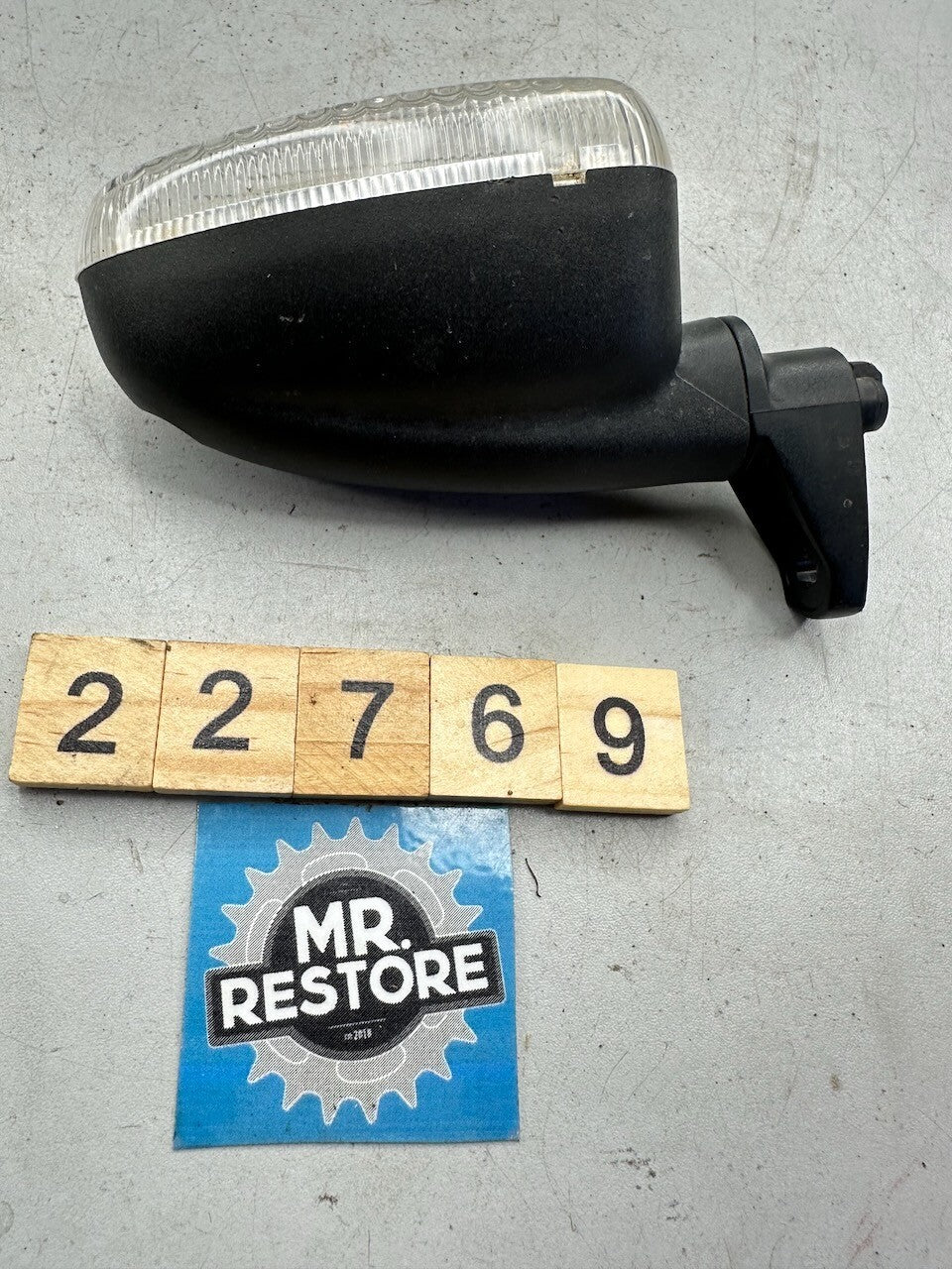 BMW R1200GS F800S R1200R K1200R Rear Left Indicator & Mount 63137667772