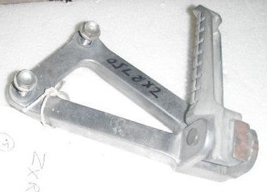 KAWASAKI ZXR750 L/H Pillion FOOTREST Bracket assy