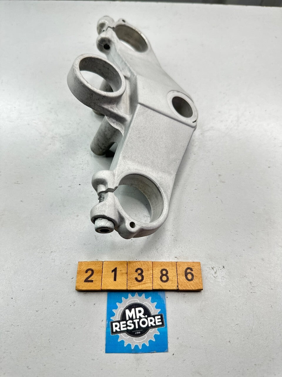 Yamaha TZR250 1986-88 1KT 2M Triple Tree Top Clamp (for 29mm forks) 1KT-23435-01