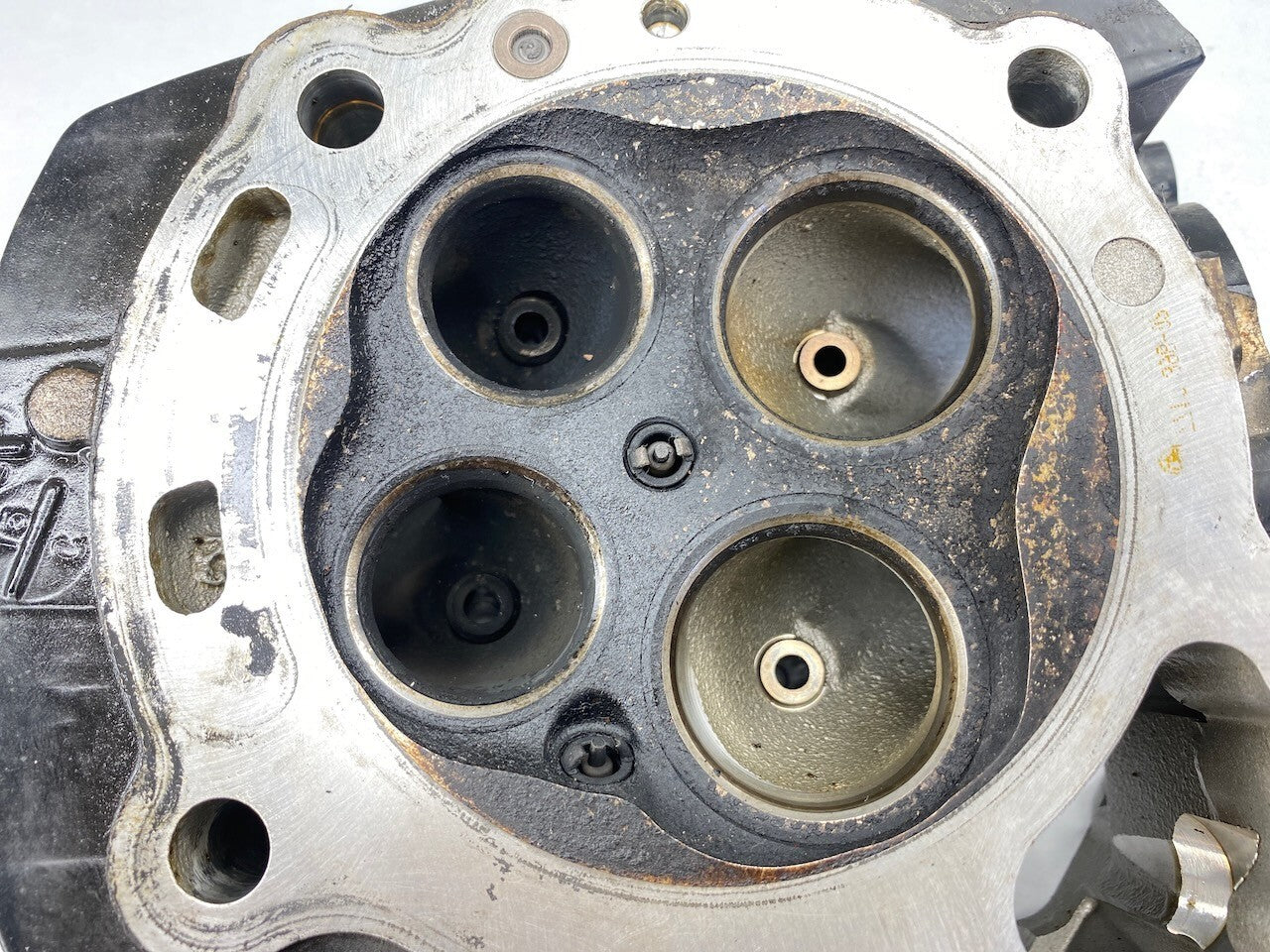 BMW R1200GS R/H Cylinder Head 7723604