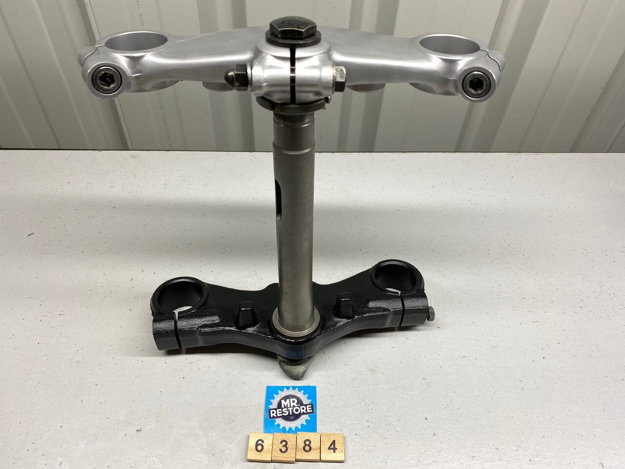 Suzuki XN 85 Turbo Triple Tree Fork Clamp & OEM Bolts - Reconditioned