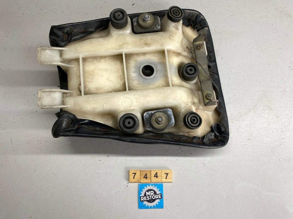 Yamaha FZR250 2KR 3HX Riders Pilot Seat 2KR-24710 - 3HX-24710