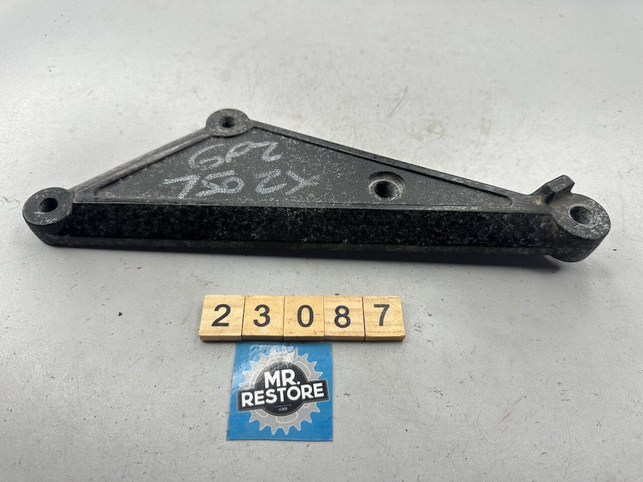 Kawasaki KZ1100 Z1100 KZ750 Z750 KZ650 Z650 Left Muffler Stay Foot Rest Bracket